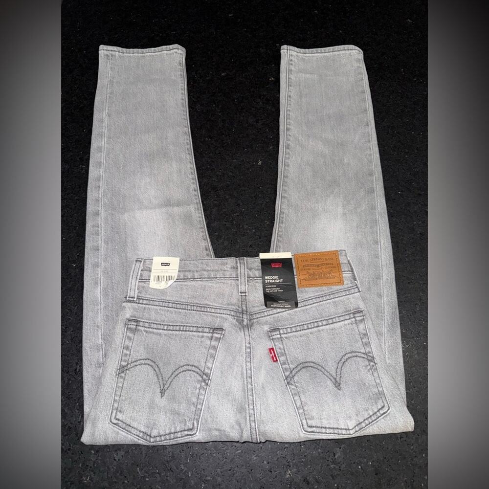 NEW LEVI’S PREMIUM WEDGIE STRAIGHT GREY DENIM JEANS SZ 26x28 NEW WITH TAGS - Picture 2 of 10